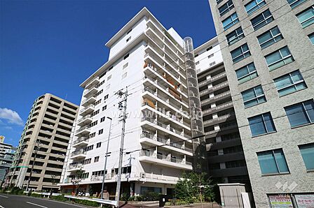 ファミール富士見の外観(南西側から)