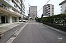 その他：敷地北側の前面道路（西側から）