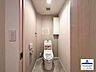 トイレ：最新の温水洗浄機能で、いつでも清潔・快適。毎日のトイレ時間が、ちょっとした癒しのひとときに。