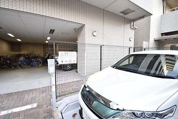 画像30:駐車場