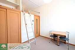 レオパレスエクレール君塚 203 2階1Kのリビング/ダイニング