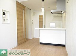 ウィンドテラス津田沼 108 1階ワンルームのリビング/ダイニング