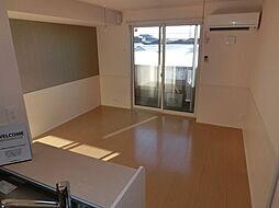 プレジャー 202 2階1LDKのリビング/ダイニング