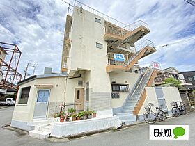 新堀味村マンション 302 ｜ 和歌山県和歌山市新堀東２丁目（賃貸マンション1LDK・3階・32.83㎡） その1