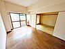 リビング/ダイニング：隣接するお部屋との一体利用も可能。用途に合わせて仕切りを開放できます。