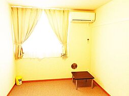 レオパレスカーサアゼリア 201 2階1Kのリビング/ダイニング