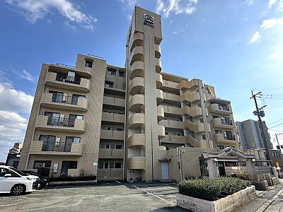 外観：7階建てマンションの6階部分！