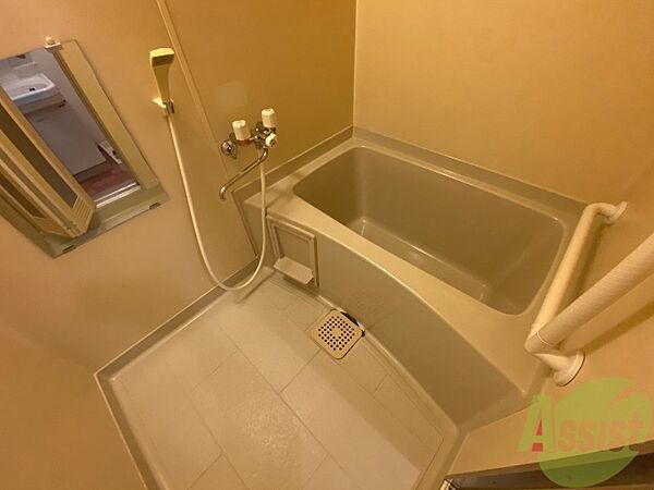 画像4:お風呂です。広々したバスでゆっくりくつろげます。