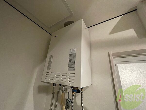 画像20:給湯器は簡単操作で温度調整ができますよ。