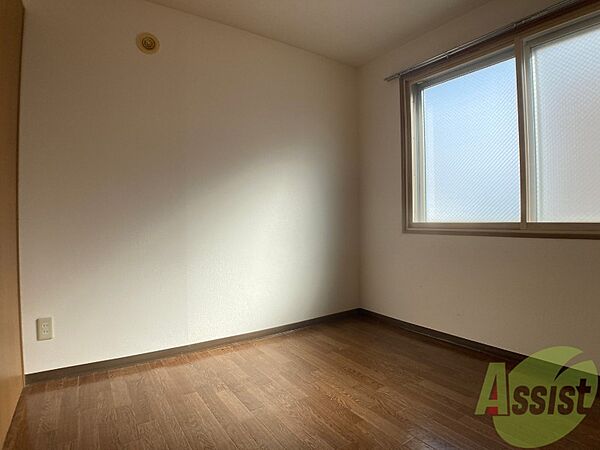 画像25:別角度から寝室を撮ってみました。家具の配置もしやすそう。