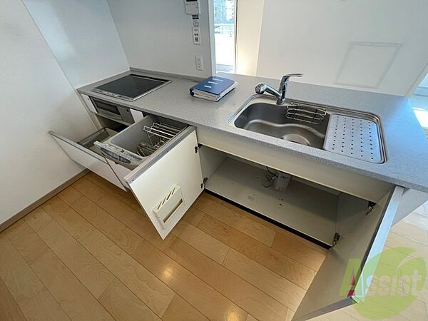 画像20:キッチンには食洗器もありました、収納スペースも豊富ですね