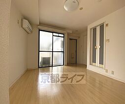 ビュウ御園 103 1階ワンルームのリビング/ダイニング