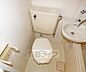 トイレ：ユニットバス内トイレです