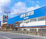 イズミヤ 堅田店まで426m 書店・フードコートも備えた大型スーパーです