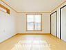 子供部屋：採光もアクセントの一つとして。プライベートルームにはやさしい光が射し込んでいます。