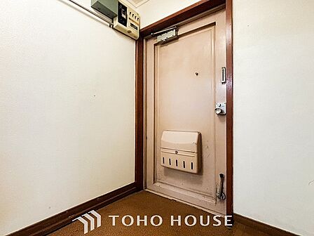 居住者の帰り、訪れる方を優しく迎えてくれる開放感のある玄関。