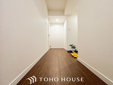 やわらかな陽射しがふりそそぎ、ゆったりした時間が流れる室内。