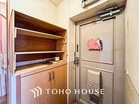 居住者の帰り、訪れる方を優しく迎えてくれる玄関です。