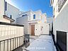 玄関：住む人や訪れる人やさしくエスコートする玄関アプローチ。