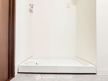 洗濯機を配置しても十分なスペースを確保しております。