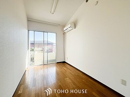1日の疲れを癒し、心地よく寛げるようゆったりとした広さを確保しています。