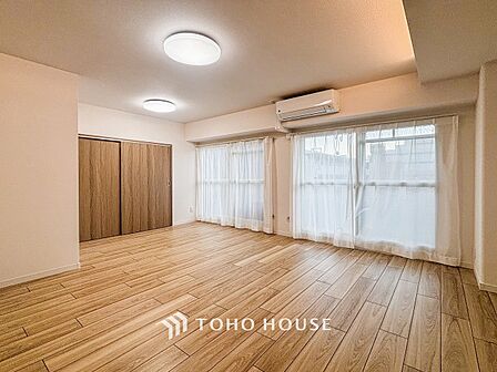 あたたかい日差しがたっぷり降り注ぐLDKは自然と家族の顔があかるい笑顔に。