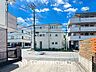 駐車場：カースペースもゆとりある空間を保っています。
