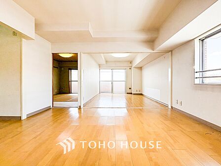 落ち着いた雰囲気に包まれた伸びやかな空間で、ゆったりとした時間を過ごせます。