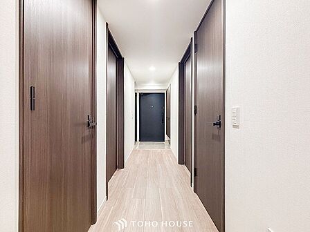 居住者の帰り、訪れる方を優しく迎えてくれる玄関です。