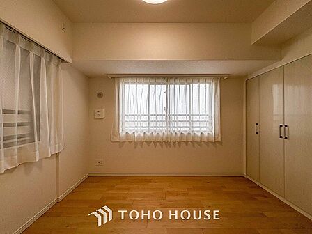 一日の疲れをいやしてくれる主寝室。自分時間を快適に過ごすプライベートルーム。