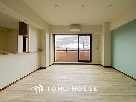 太陽の恵みを一気に受けた明るくお住まい。吹きぬける風を感じながら爽やかで風通しの良い暮らし。