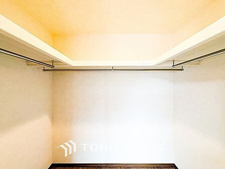 衣類だけでなく大きな荷物も収納でき、お部屋がすっきりします。