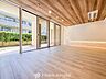 室内：光と風があふれる開放的なリビングダイニングには自然と家族みんなが集まってきます。