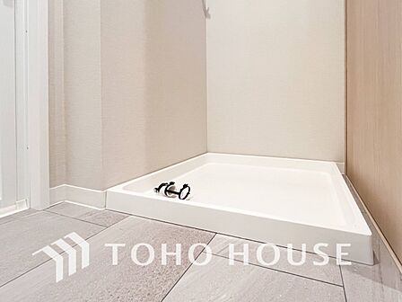 洗濯機を配置しても十分なスペースを確保しております。