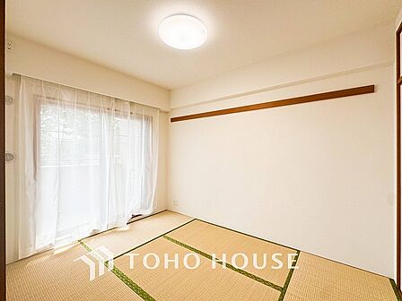 来客時や一息つきたいときなどに利用できる用途多様な空間です。