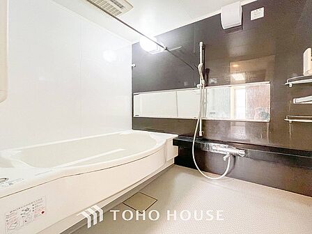 一日の疲れが癒される優雅なバスタイムを堪能できるゆとりあるバスルームです。