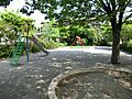 住宅街の中、坂...