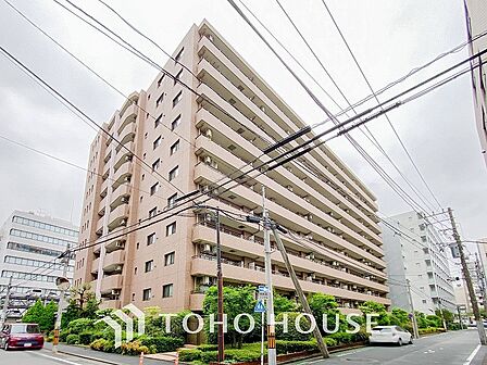 表現された空間は豊かな光と風を纏い、暮らしの時間を豊かにしてくれます。