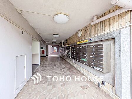 プライベート感が高まる、居住者を優しく迎え入れてくれるエントランス。