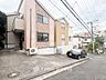 玄関：表現された空間は豊かな光と風を纏い、暮らしの時間を豊かにしてくれます。