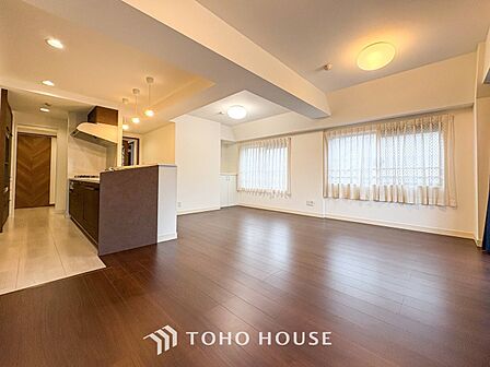 落ち着いた雰囲気に包まれた伸びやかな空間で、ゆったりと家族団らんの時間を過ごせます。