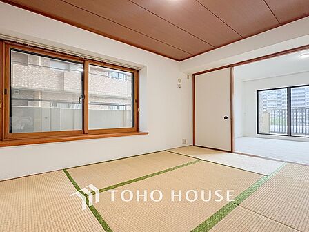 来客時や一息つきたいときなどに利用できる用途多様な空間です。