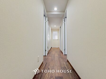 やわらかな陽射しがふりそそぎ、ゆったりした時間が流れる室内。
