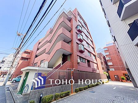 前面道路含む現地写真『快適』は「家」と「街」と「環境」が調和した時に訪れるだと改めて感じさせてくれます。