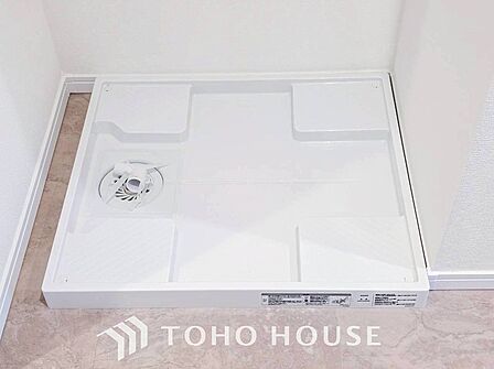 洗濯機を配置しても十分なスペースを確保しております。