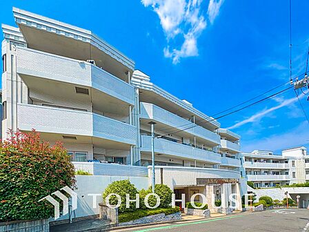 時代の流れに惑わされないシックなカラートーンで街並みに溶け込む外観。