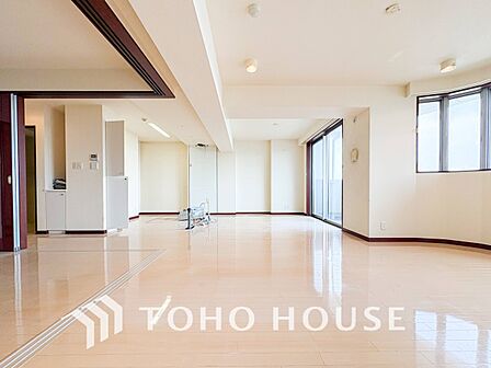 ここにはみんなが集い、食事と楽しい会話が始まるスペース。