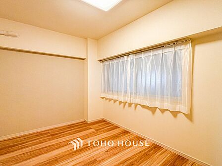 一日の疲れをいやしてくれる主寝室。自分時間を快適に過ごすプライベートルーム。