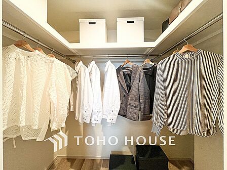 衣類だけでなく大きな荷物も収納でき、お部屋がすっきりします。
