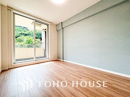 環境の良い場所にセンス良く暮らしたい、こだわりの室内には至福のシーンが繰り広げられます。